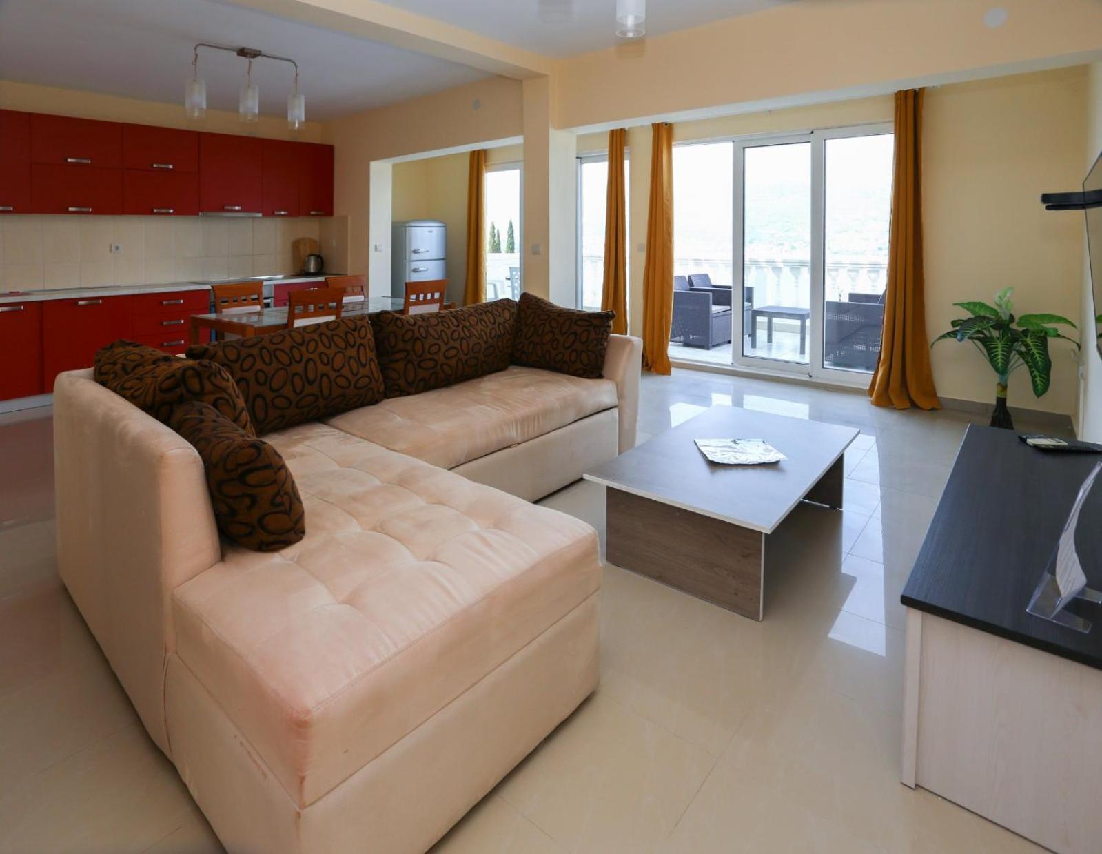 Mountain Bay Views Apartments Njivice Exterior photo